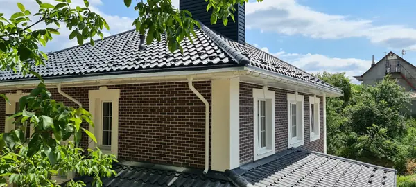 Cihlový obklad přízemního domu