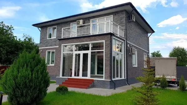 Termopanely s cihlovým povrchem